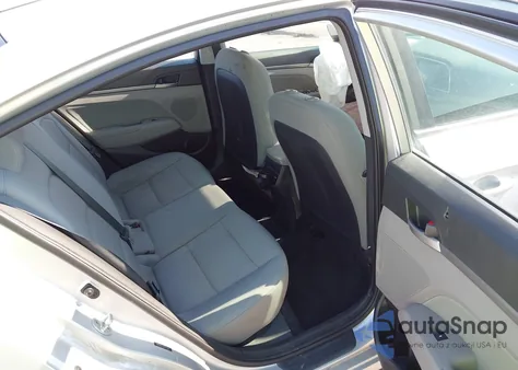 2018 Hyundai Elantra Sel z USA, uszkodzony, nr VIN 5NPD84LF9JH217102